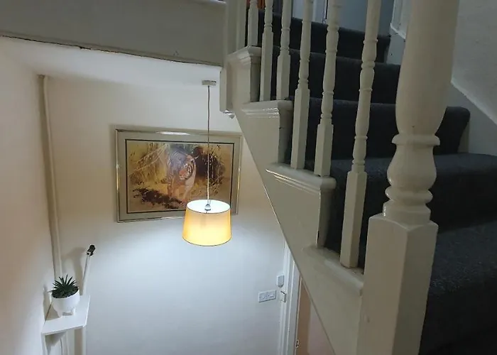 2 Bedroom Flat In Lewisham Sleep 8 Guest