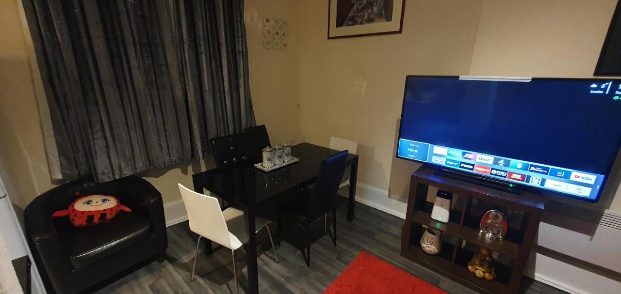 2 Bedroom Flat In Lewisham Sleep 8 Guest