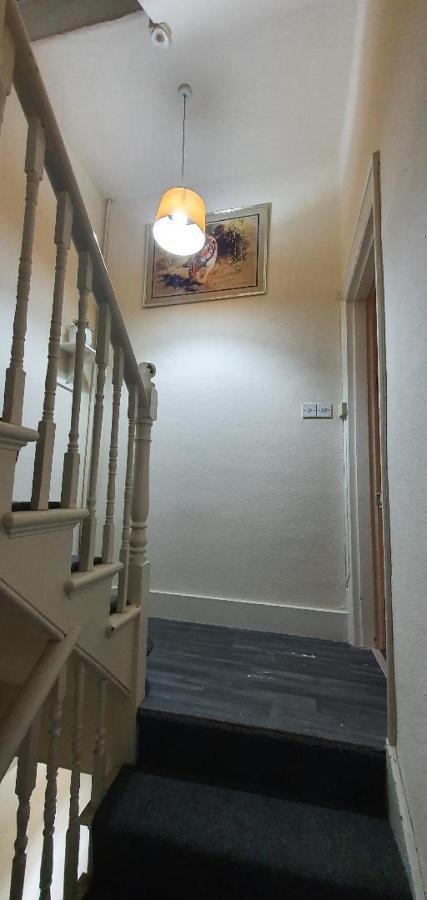 2 Bedroom Flat In Lewisham Sleep 8 Guest Apartment *